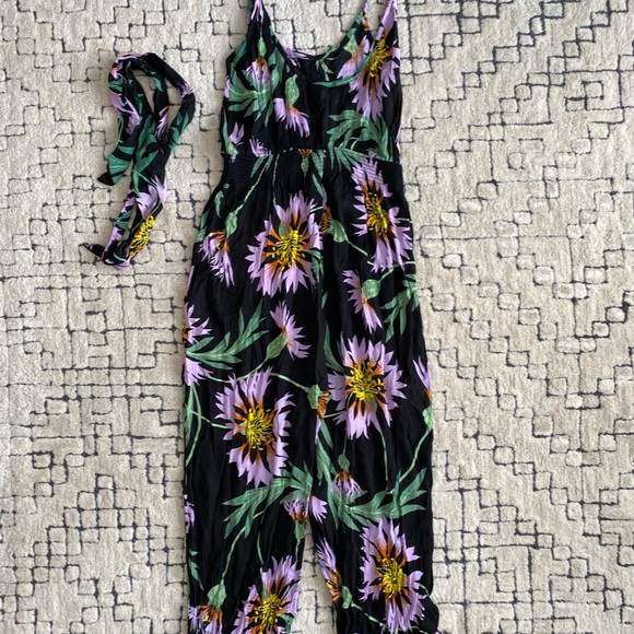 UO tie belt cropped jumpsuit - Picture 5 of 6